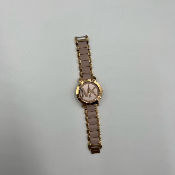 Michael Kors Rose Gold watch - Picture 1 of 5